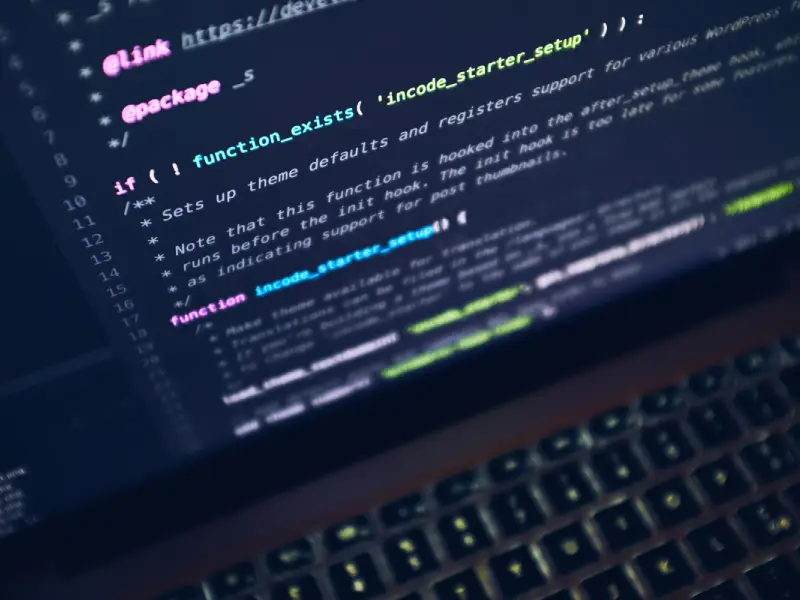 Modern teknoloji altyapısı — Laravel, React, Next.js, Python